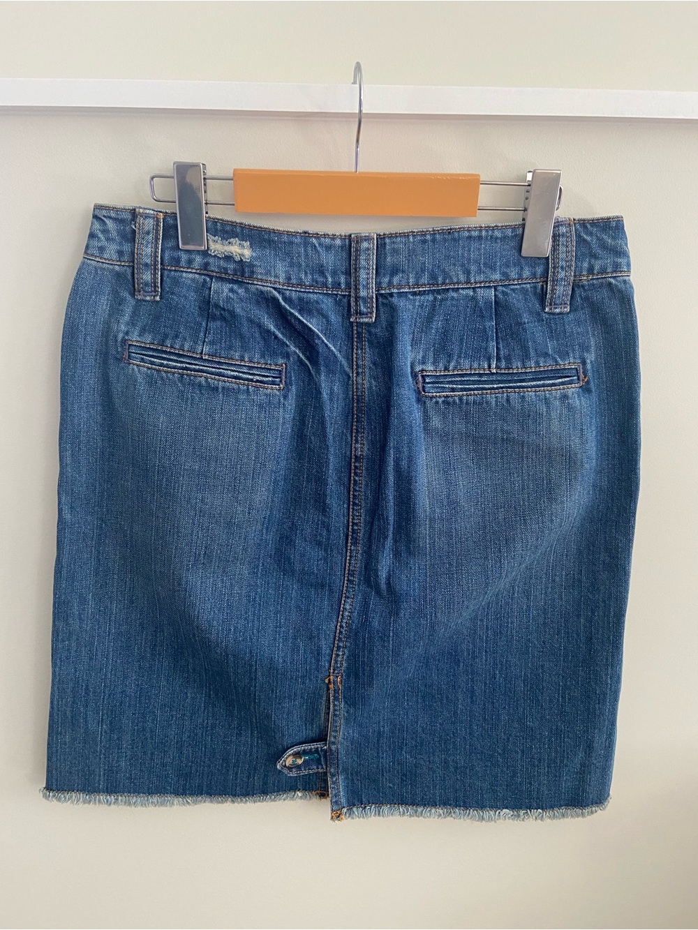 Y2K 2000s Old Navy Low Rise Raw Hem Denim Mini Skirt - Picture 5 of 12